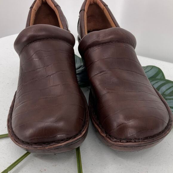 b.o.c. Born Chocolate Brown Croc Embossed Animal Print Peggy Faux Wood Clog Shoe - Picture 7 of 10